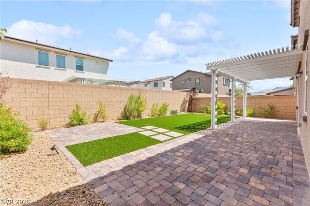 528 Sunny Pointe Street, Henderson, NV 89011
