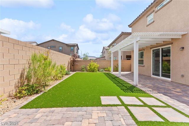 528 Sunny Pointe Street, Henderson, NV 89011
