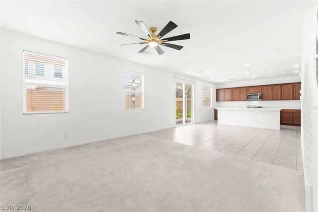 528 Sunny Pointe Street, Henderson, NV 89011