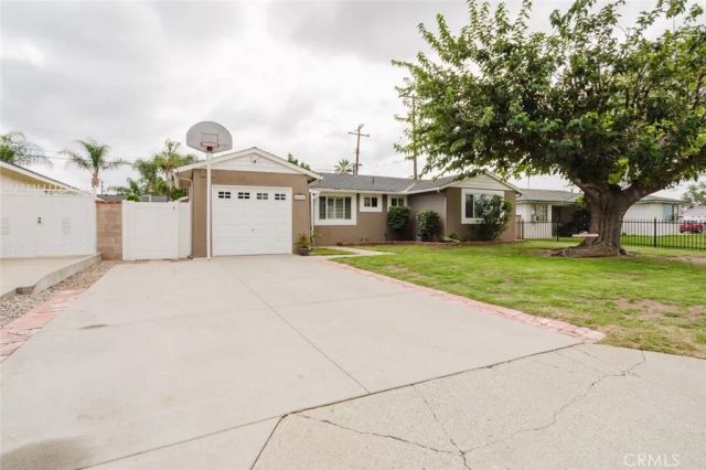 6124 N Fairvale Drive, Azusa, CA 91702