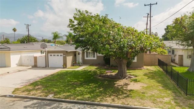 6124 N Fairvale Drive, Azusa, CA 91702