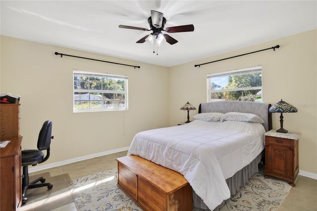 1245 N PINEAPPLE LANE, Eustis, FL 32726