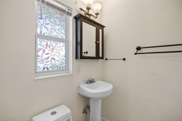 1245 N PINEAPPLE LANE, Eustis, FL 32726