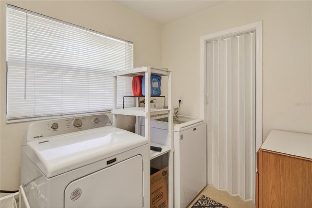 1245 N PINEAPPLE LANE, Eustis, FL 32726