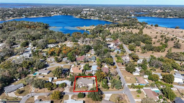 1245 N PINEAPPLE LANE, Eustis, FL 32726