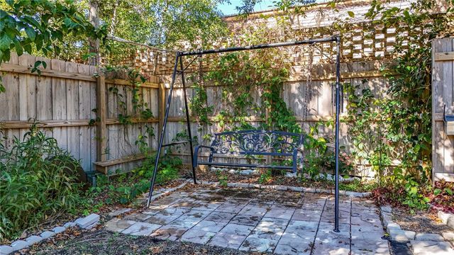 1245 N PINEAPPLE LANE, Eustis, FL 32726