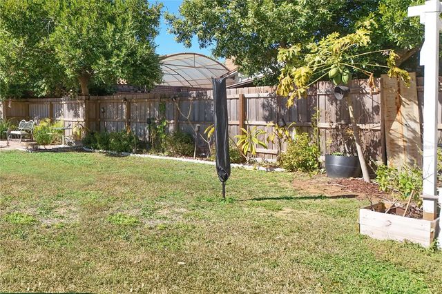 1245 N PINEAPPLE LANE, Eustis, FL 32726