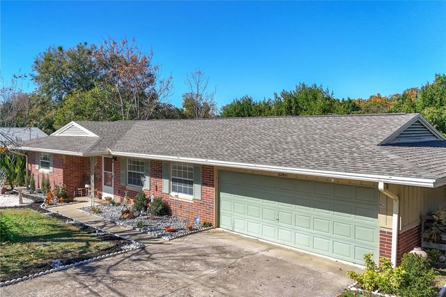 1245 N PINEAPPLE LANE, Eustis, FL 32726