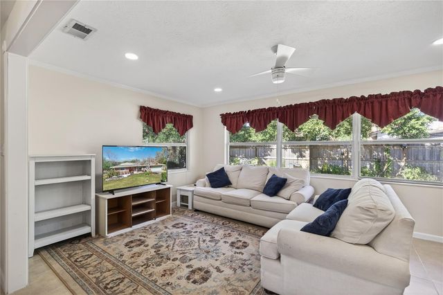 1245 N PINEAPPLE LANE, Eustis, FL 32726