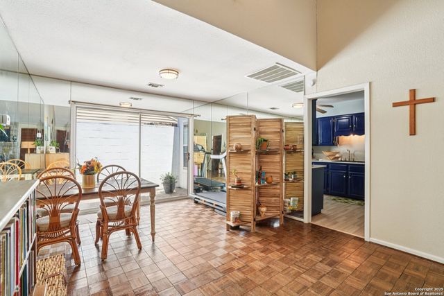 13823 Brays Forest, San Antonio, TX 78217