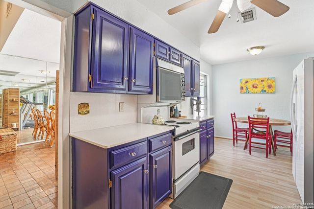 13823 Brays Forest, San Antonio, TX 78217