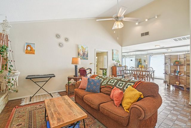 13823 Brays Forest, San Antonio, TX 78217