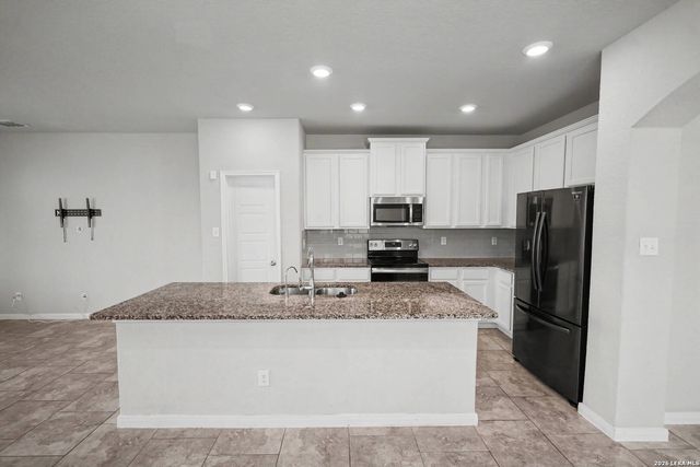 6810 Comanche Band, San Antonio, TX 78233