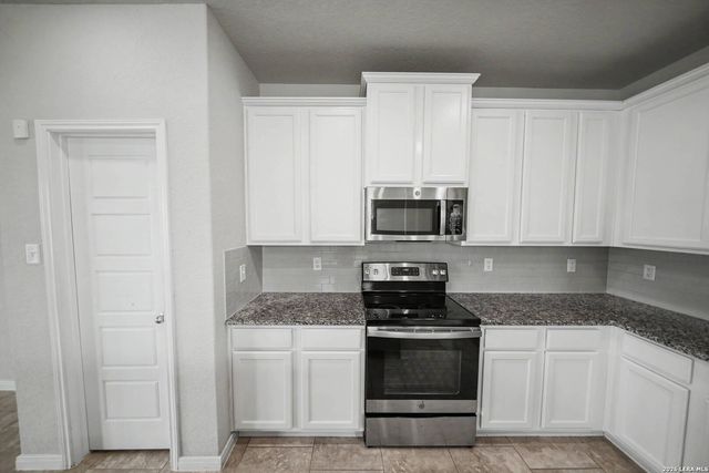 6810 Comanche Band, San Antonio, TX 78233