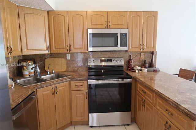 2500 SW 122nd Court, Miami, FL 33175
