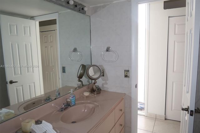 2500 SW 122nd Court, Miami, FL 33175