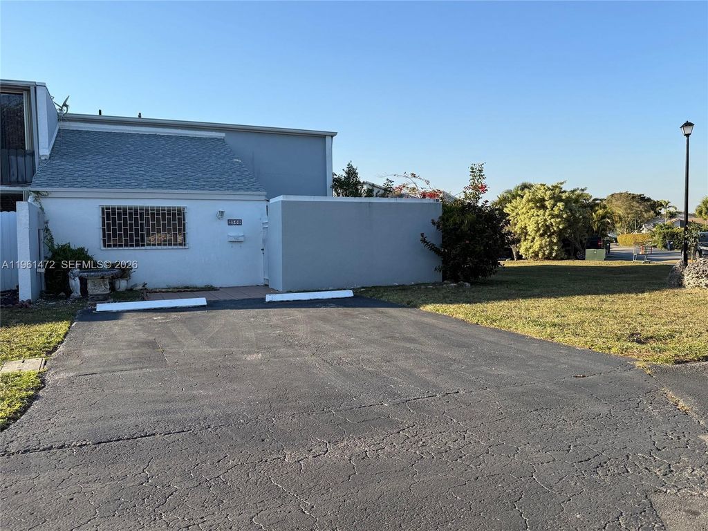 2500 SW 122nd Court, Miami, FL 33175