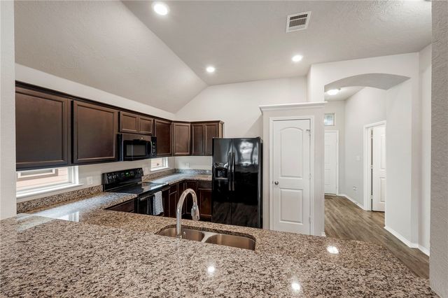 2559 Elkhorn Trail, Bryan, TX 77803