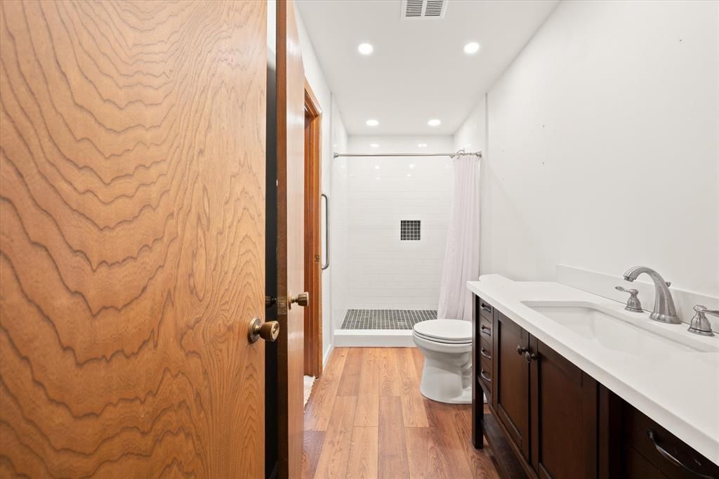 Image 46 of property listing at 806 S Pine Street, Crescent, OK 73028