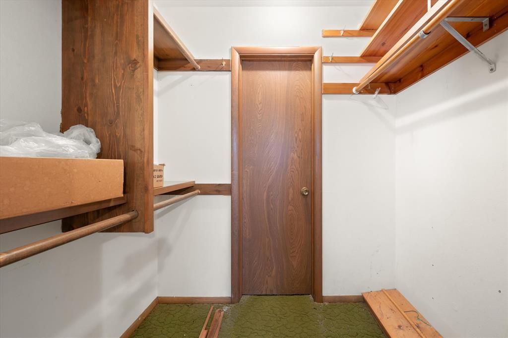 Image 48 of property listing at 806 S Pine Street, Crescent, OK 73028