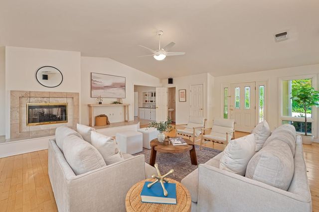 7263 Hickory Ave, Orangevale, CA 95662