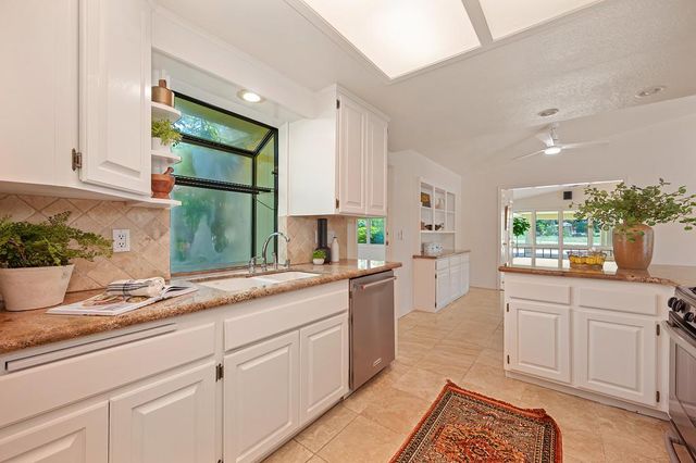 7263 Hickory Ave, Orangevale, CA 95662