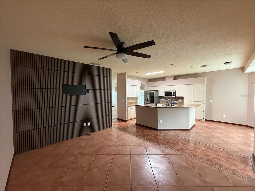 Image 12 of property listing at 8714 IMPERIAL COURT, Tampa, FL 33635