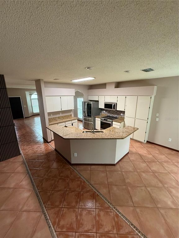 Image 19 of property listing at 8714 IMPERIAL COURT, Tampa, FL 33635