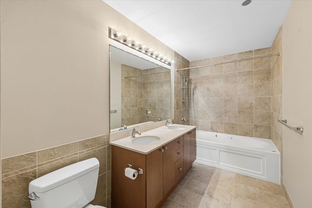 1720 S Michigan Avenue 202, Chicago, IL 60616