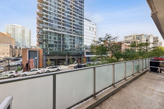 1720 S Michigan Avenue 202, Chicago, IL 60616