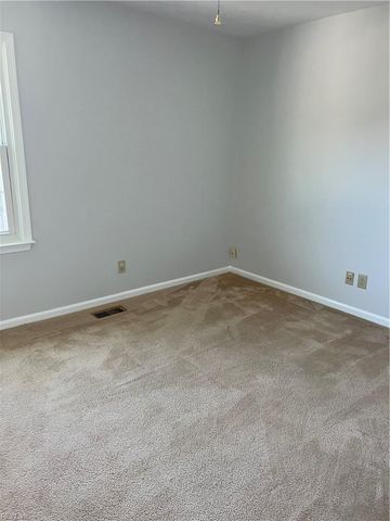 10 Poulas CT, Hampton, VA 23669