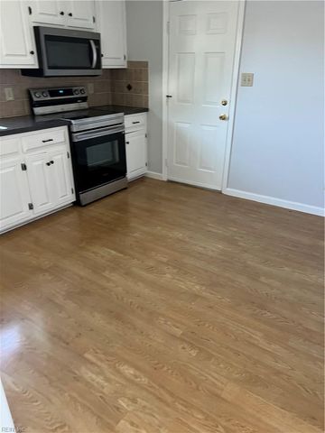 10 Poulas CT, Hampton, VA 23669