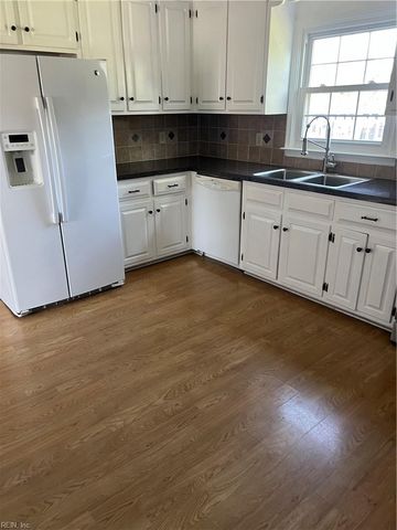 10 Poulas CT, Hampton, VA 23669