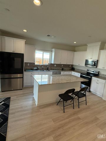 6804 Bosham Court, Bakersfield, CA 93307