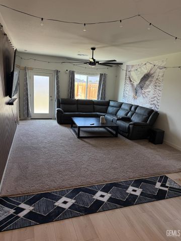 6804 Bosham Court, Bakersfield, CA 93307