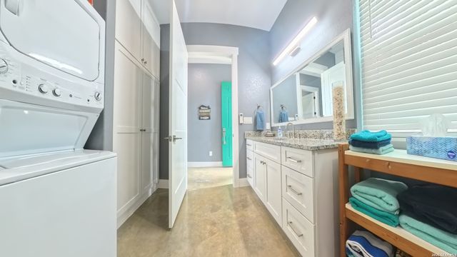 2135 Lakeview, Canyon Lake, TX 78133