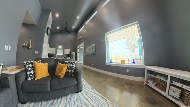 2135 Lakeview, Canyon Lake, TX 78133