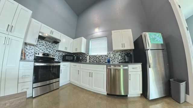 2135 Lakeview, Canyon Lake, TX 78133