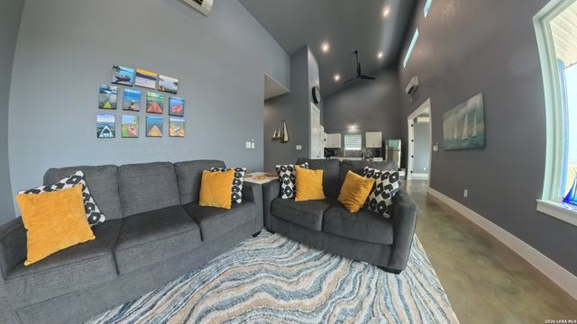 2135 Lakeview, Canyon Lake, TX 78133