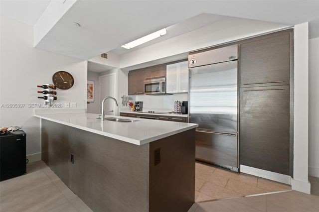 500 Brickell Ave 1405, Miami, FL 33131