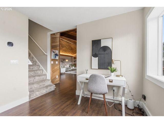 2695 HILLCREST Dr, West Linn, OR 97068