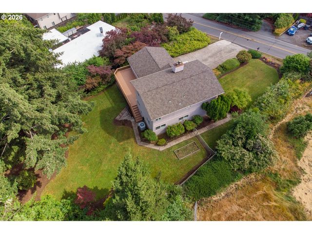 2695 HILLCREST Dr, West Linn, OR 97068