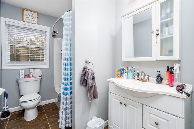 277 Lovewell St, Gardner, MA 01440