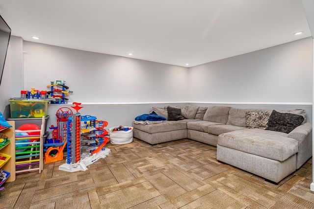 277 Lovewell St, Gardner, MA 01440