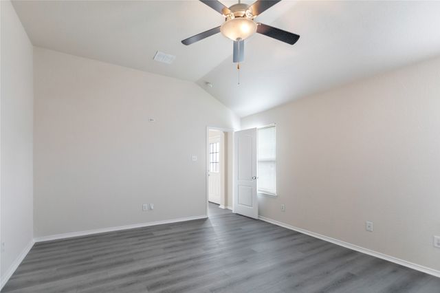 5140 Mirror Lake Drive, Haltom City, TX 76117