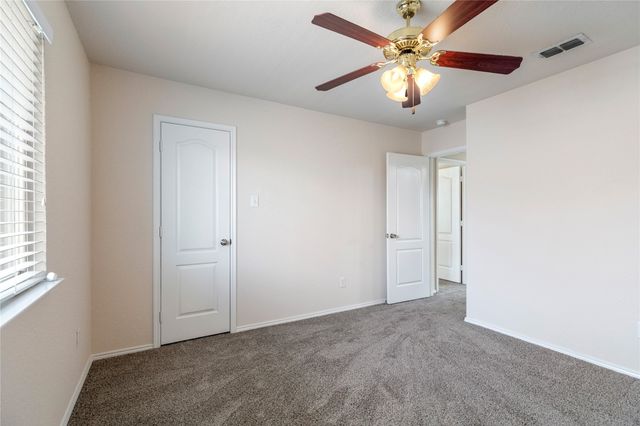 5140 Mirror Lake Drive, Haltom City, TX 76117