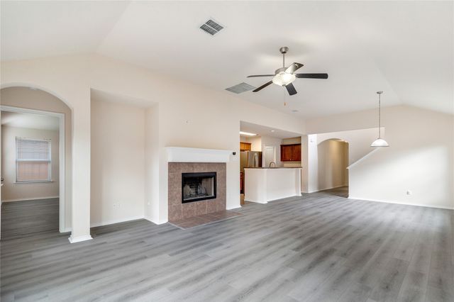 5140 Mirror Lake Drive, Haltom City, TX 76117