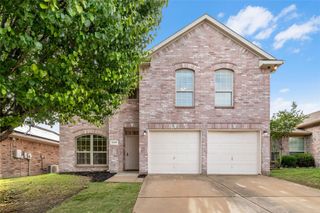 5140 Mirror Lake Drive, Haltom City, TX 76117