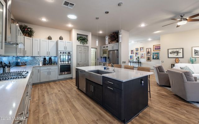 5062 W Coyote Gulch Loop, Marana, AZ 85658