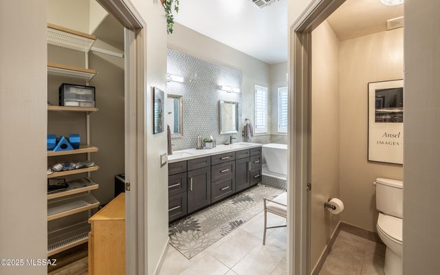 5062 W Coyote Gulch Loop, Marana, AZ 85658